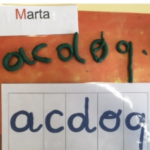 Lettres cursives : pâte à modeler