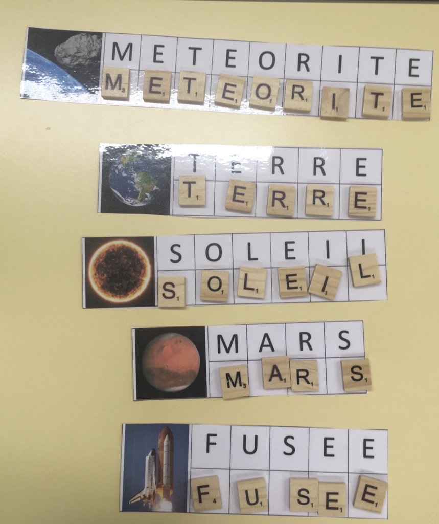 Lettres mobiles : l’espace