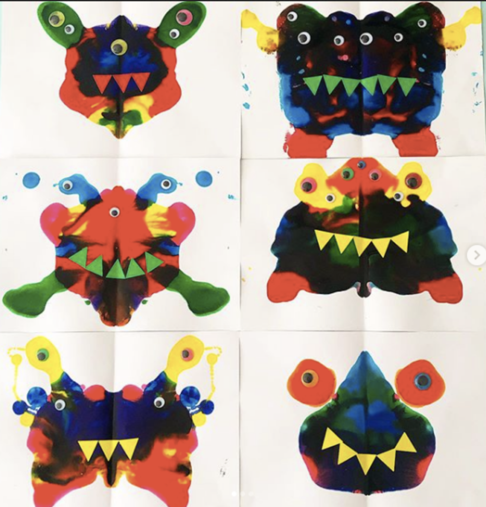 Monstre par pliage symétrique : art visuel