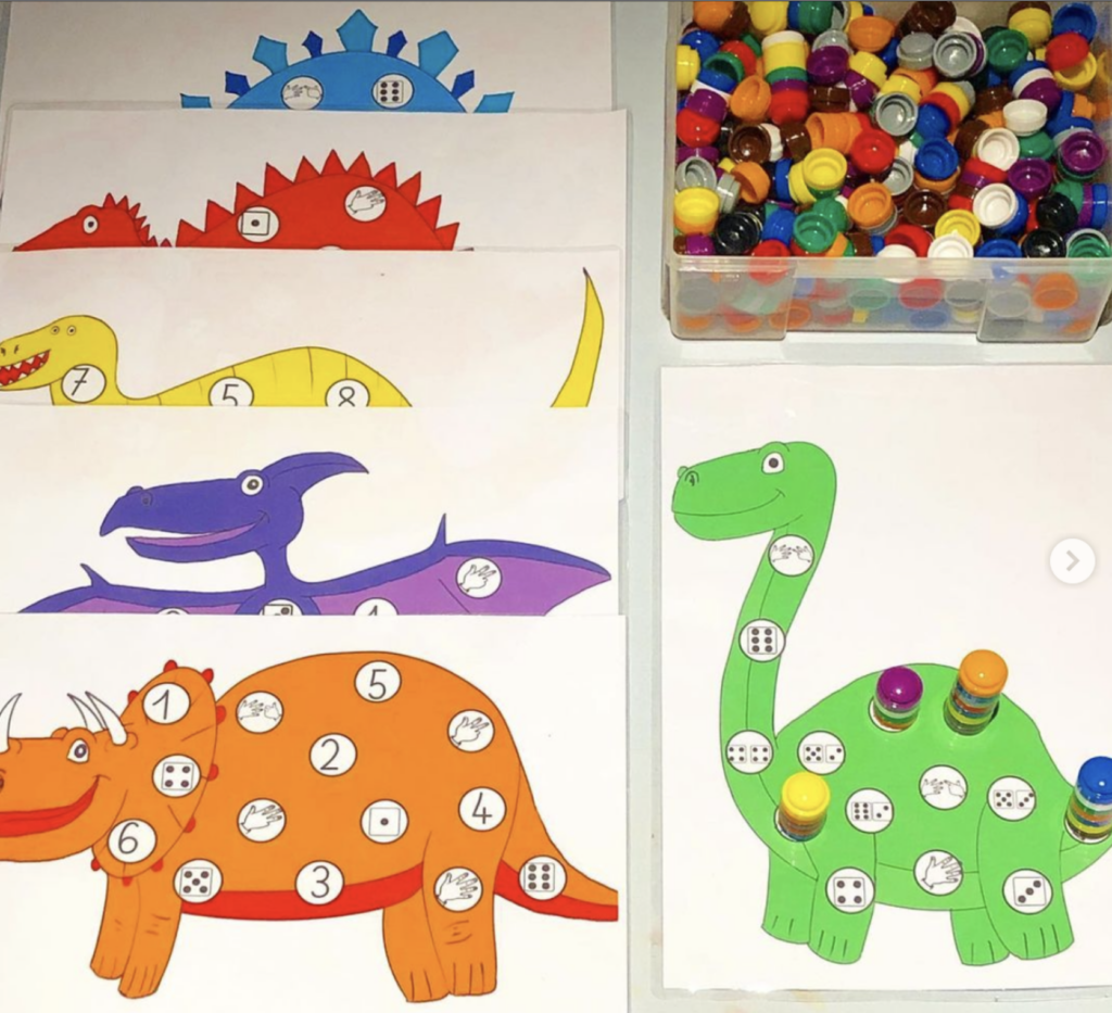 Pions à empiler dinosaures