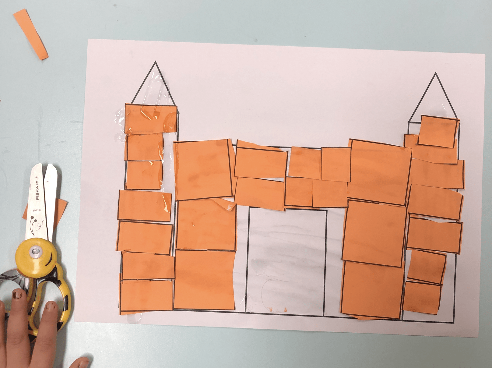 Découpage : les briques du château
