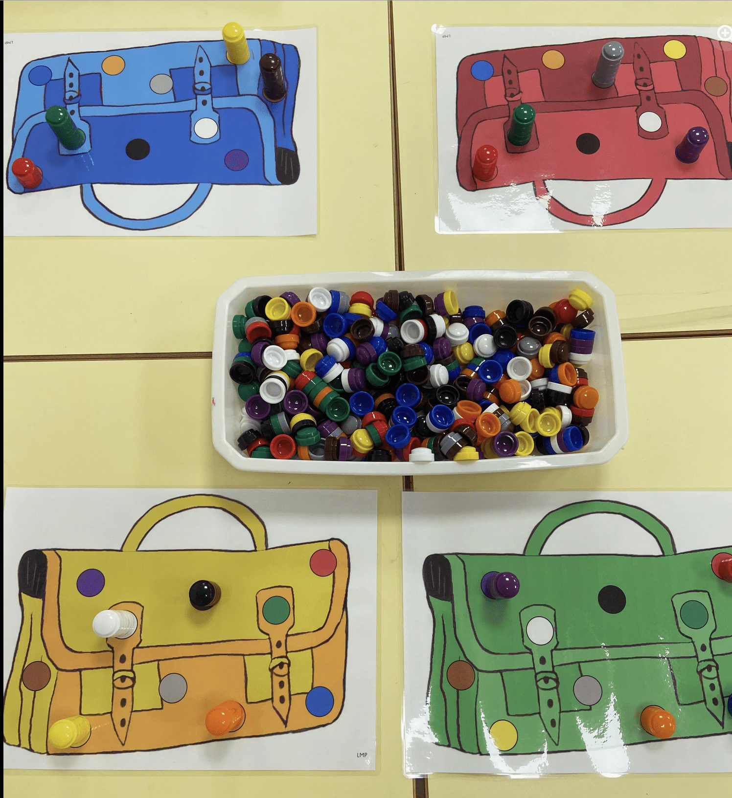 Cartable pions à empiler / couleurs